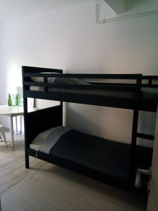 Jolie Maison De Avec Jardin Arbore *