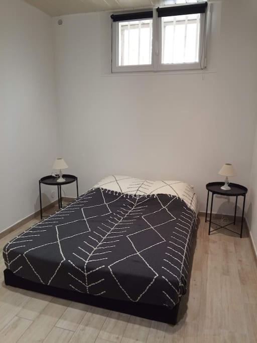 Holiday home Jolie Maison De Avec Jardin Arbore